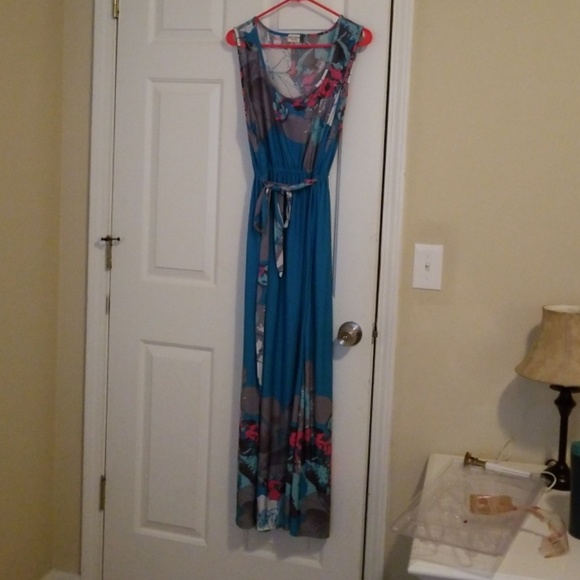 Dress - Picture 5 of 5
